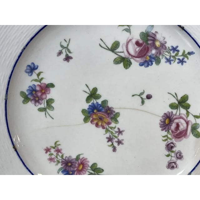 18th Century Porcelain Plate with Polychrome & Flowers from Sèvres, in Good conditions. Designed before 1890