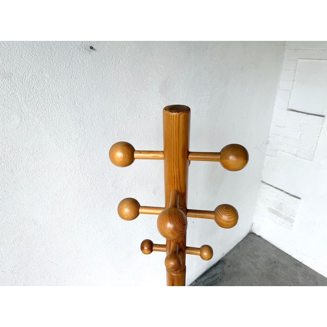 Freestanding Coat Rack in Pine from Les Arcs, 1970s For Sale - Image 4 of 9