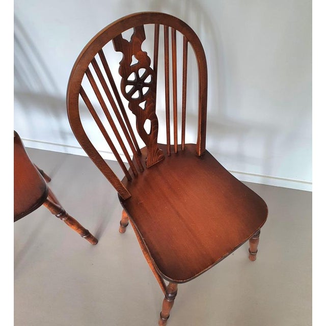 4 x wheelback / Windsor chairs / marked 4 x wheelback / Windsor chairs / marked