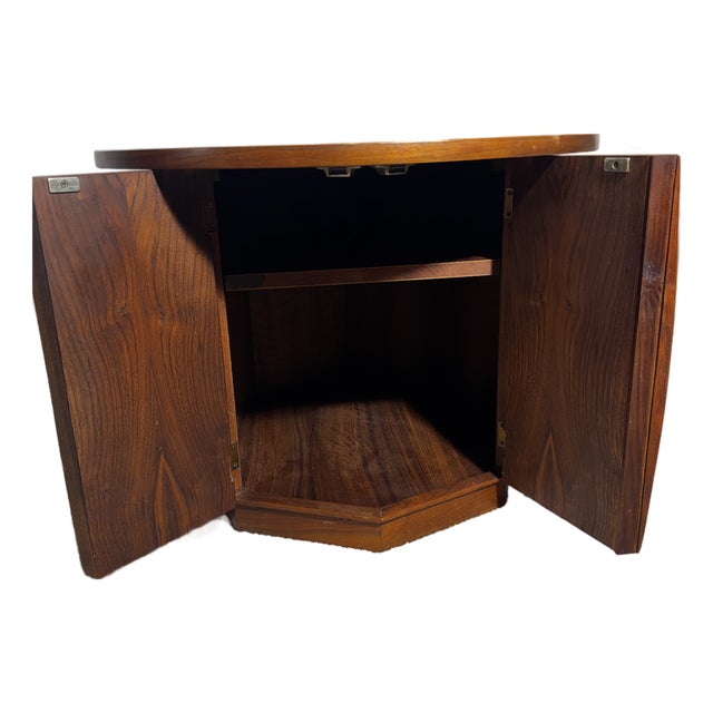 Attributed to Jack Cartwright for Founders Mid-Century Octagon Table For Sale