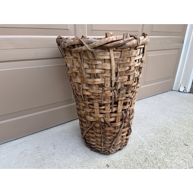 Wood 19th-Century French Handwoven Oak Harvest Basket For Sale - Image 7 of 14