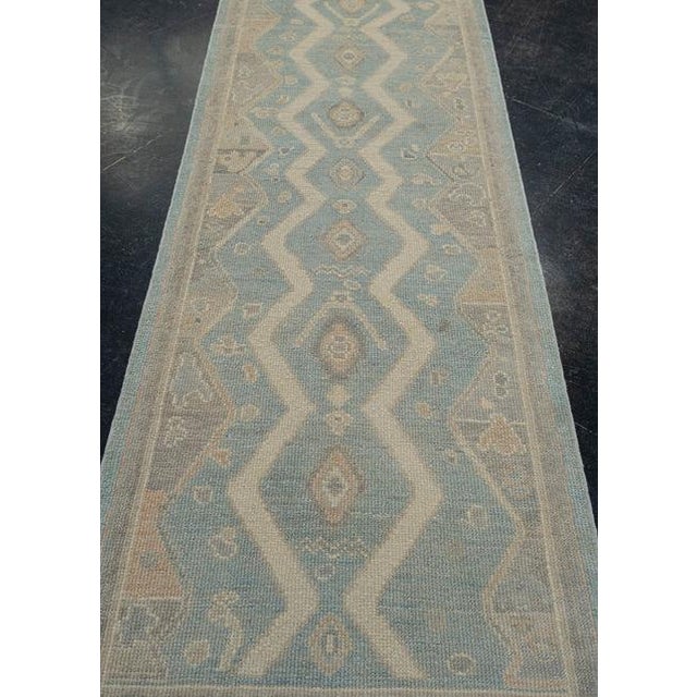 Turkish Oushak Rug 2'9" x 9'8" For Sale In Houston - Image 6 of 10