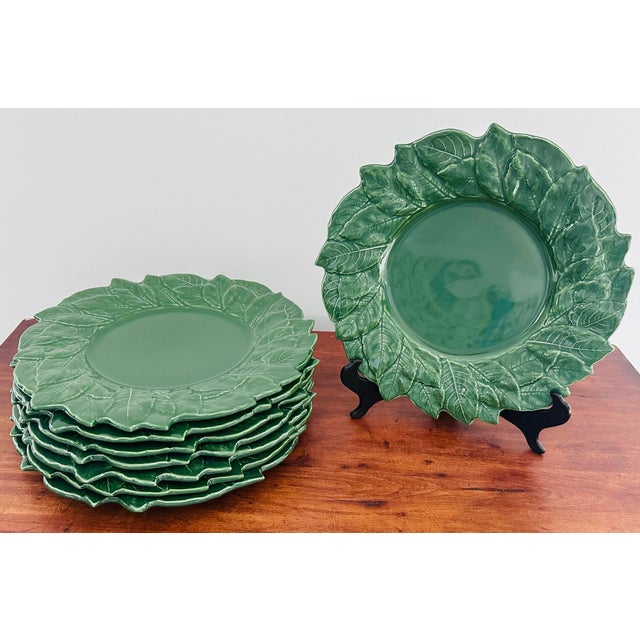 Late 20th Century Set of 8 Italian Majolica Foglia Leaf 13” Plates/Chargers For Sale - Image 5 of 6