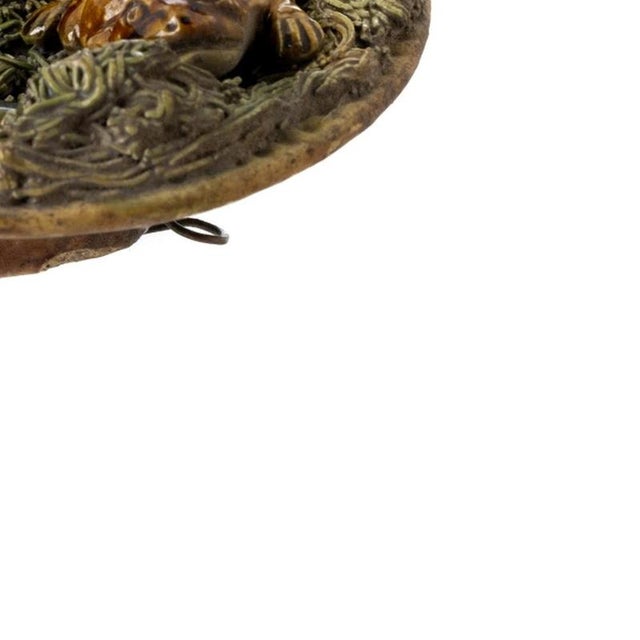Small Earthenware Plate with Reptiles from Caldas, 19th Century For Sale - Image 5 of 6
