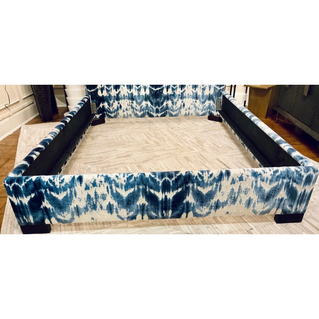 2020s Norwalk Modern Blue and White Tie Dye/Ikat Cut Velvet Twilights Queen Bed For Sale - Image 5 of 8