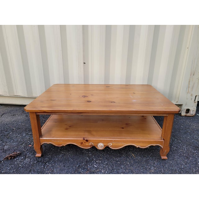Ethan Allen Ethan Allen Country Style Coffee Table With 3 Wicker Baskets For Sale - Image 4 of 11