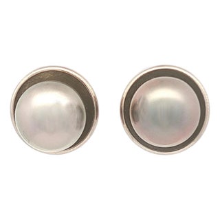 Mid 20th Century 18k White Gold Tahitian Pearl Button Earrings, A Pair For Sale