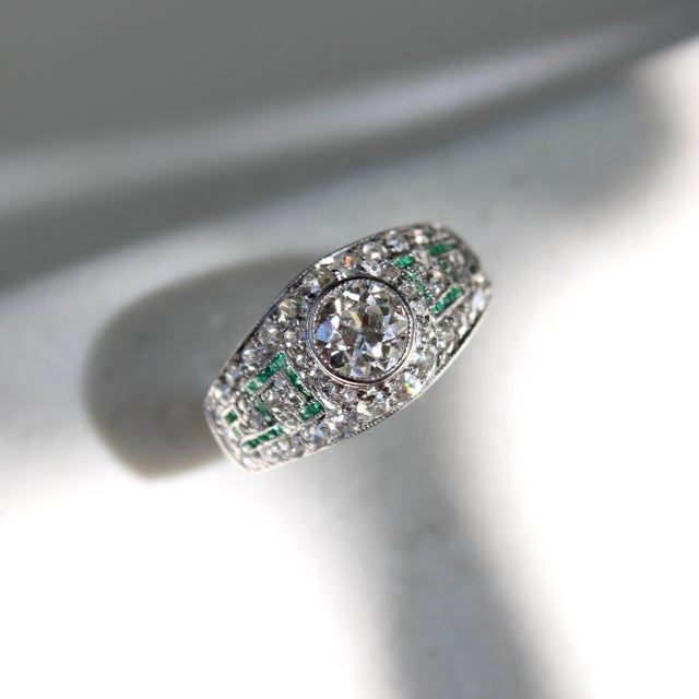 1920s Art Deco Platinum Diamond Emerald and Pave Diamond Ring, Size 7.5 For Sale - Image 10 of 10
