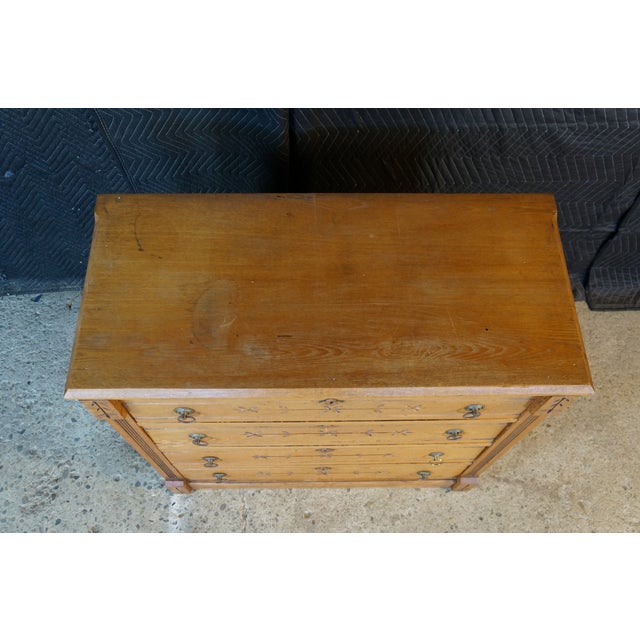 Antique Victorian Eastlake Oak & Ash Four Drawer Spoon Carved Dresser Chest 38" For Sale - Image 4 of 18