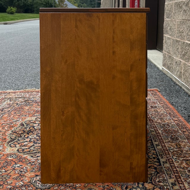Vintage Ethan Allen Heirloom Nutmeg Maple 3 Drawer Low Dresser or Bachelor's Chest (10-4551) For Sale - Image 11 of 14