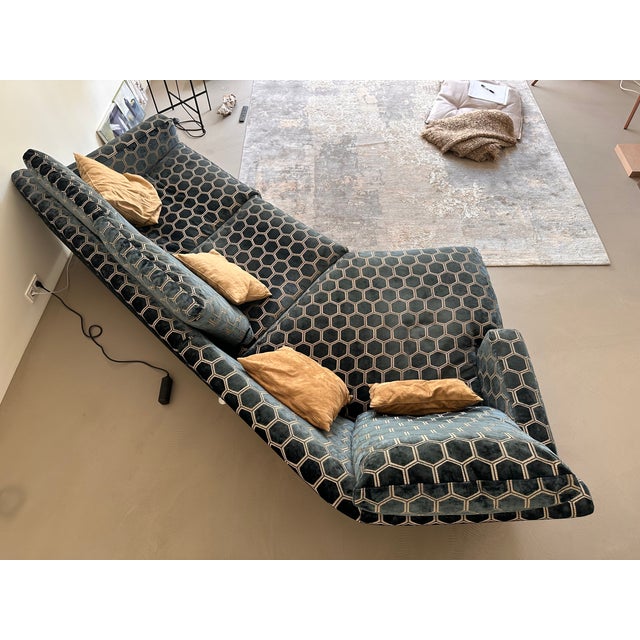 Curved Three-Seat Harry Sofa by Antonio Citterio for B&B Italia, 1995 For Sale - Image 3 of 16