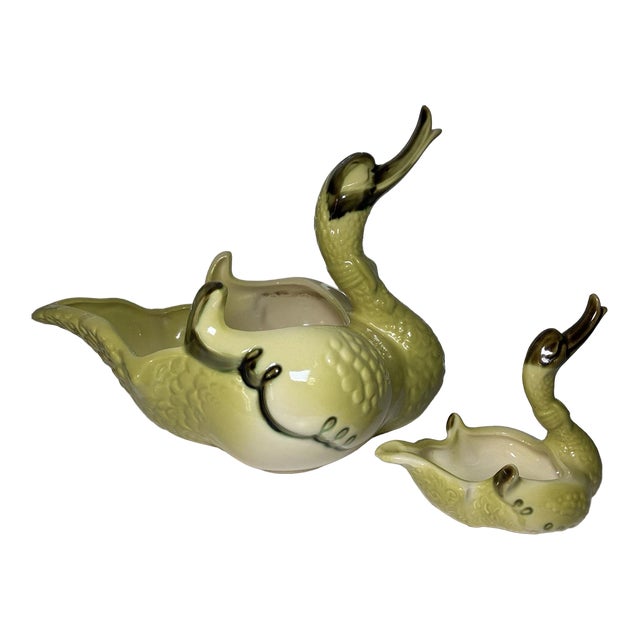 Vintage Hull Usa #69 Pottery ~ Large & Small Swan Planter- Set of 2 For Sale