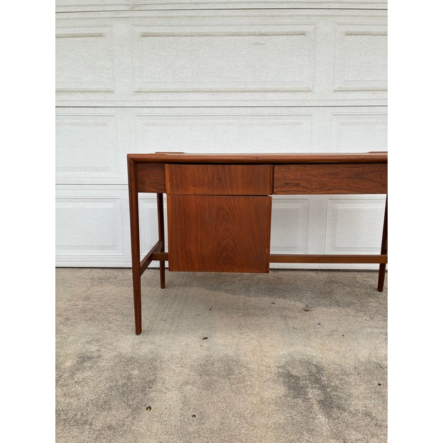 Vintage Mid Century Drexel Parallel Desk by Barney Flagg For Sale In San Diego - Image 6 of 10