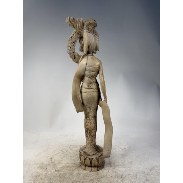 Cream Statue of a Balinese Woman in Traditional Dress, 1970s For Sale - Image 8 of 10