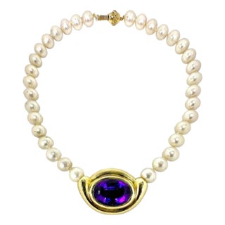Timeless Vintage 18k Gold Modernist Necklace with Amethyst and Akoya Pearls For Sale