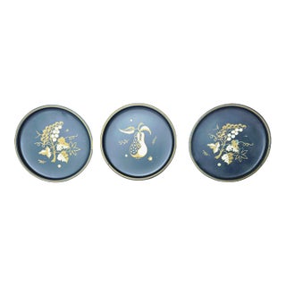 Vintage Set Midcentury Stylized Fruit Tole Trays For Sale