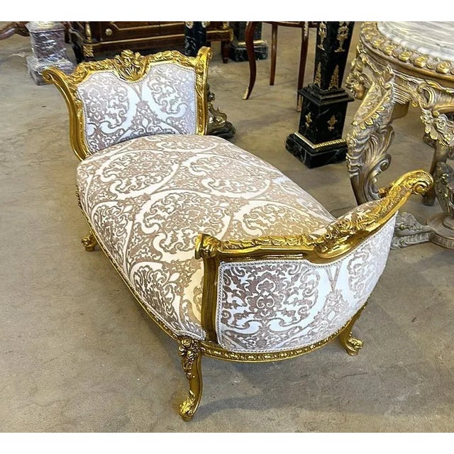 Baroque Baroque Style Tufted Bench With Gold Details For Sale - Image 3 of 4