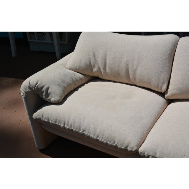 Textile Post Modern Cream Tan Oatmeal Cassina Maralunga Couch Attributed to Vico Magistretti For Sale - Image 7 of 18
