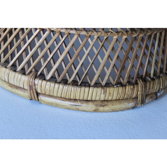 1970s Ficks Reed Style Bohemian Round Handwoven Rattan Wicker Drum Side Drink Table For Sale - Image 11 of 15