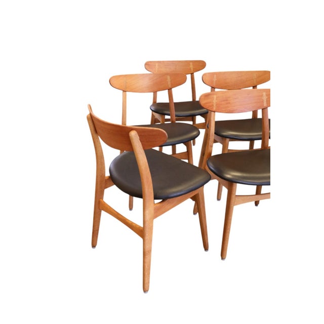 Model CH30 Chair in Teak and Oak by Hans J. Wegner for Carl Hansen & Søn, 1950s For Sale - Image 6 of 13