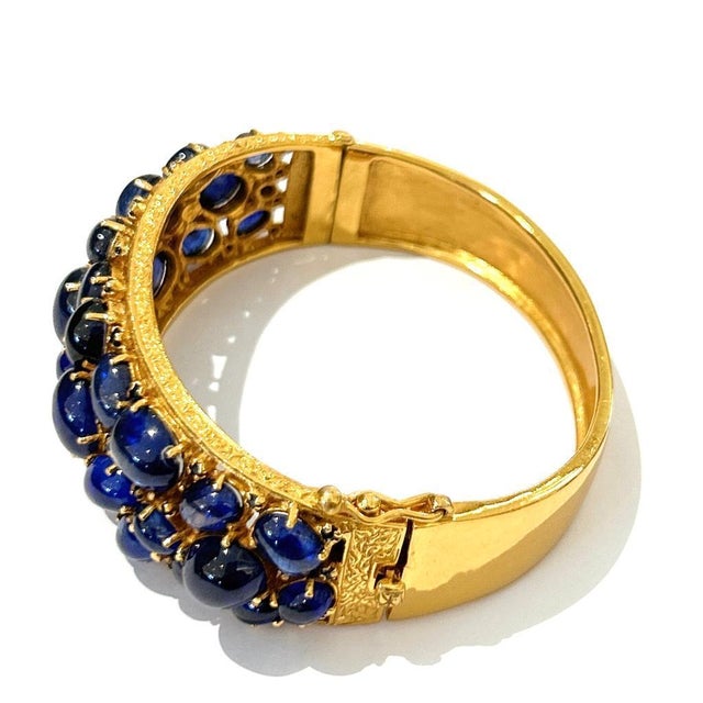 Bochic "Capri" Vintage Blue Sapphire Cabochon Bangle Set in 18K Gold & Silver For Sale - Image 17 of 18