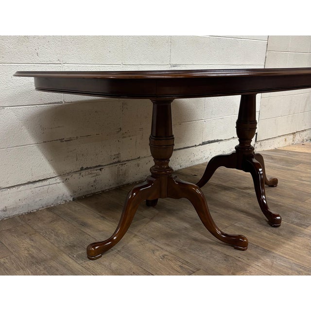 Late 20th Century Vintage Drexel Georgian Style Cherry Double Pedestal Dining Table For Sale - Image 5 of 16