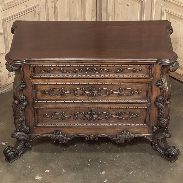 Antique Italian Walnut Rococo Commode For Sale In Dallas - Image 6 of 18