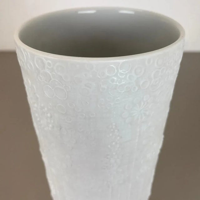 Large OP Art Porcelain Vase by Martin Freyer for Rosenthal, Germany For Sale - Image 11 of 18