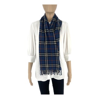 Late 20th Century Burberrys Navy Blue Plaid 100% Cashmere Scarf For Sale