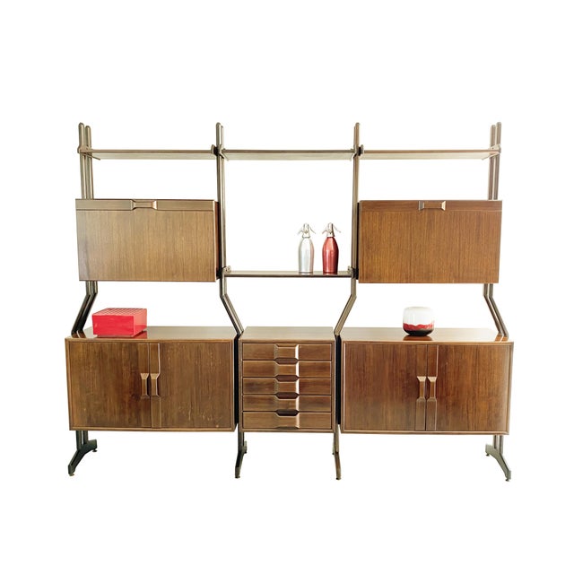 Brown Mid-Century Italian Modern Free-Standing Bookshelf in Wood and Brass, 1960s For Sale - Image 8 of 18