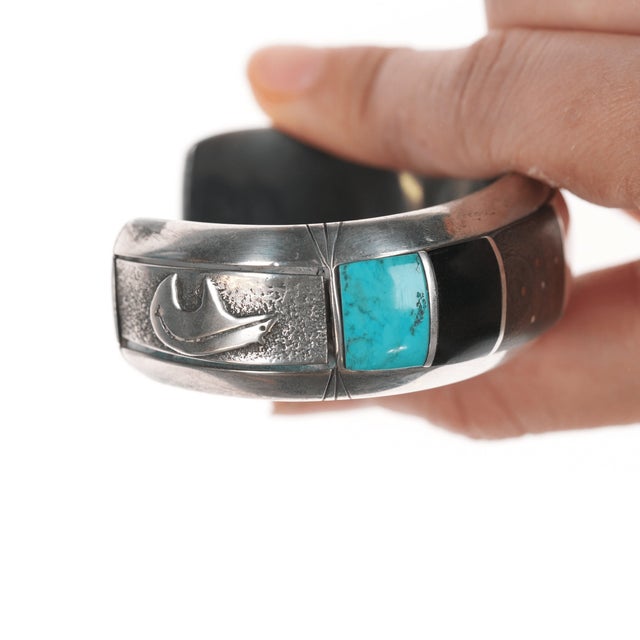 Late 20th Century 6 1/8" Jps Native American Channel Inlay Sterling Cuff Bracelet For Sale - Image 5 of 11