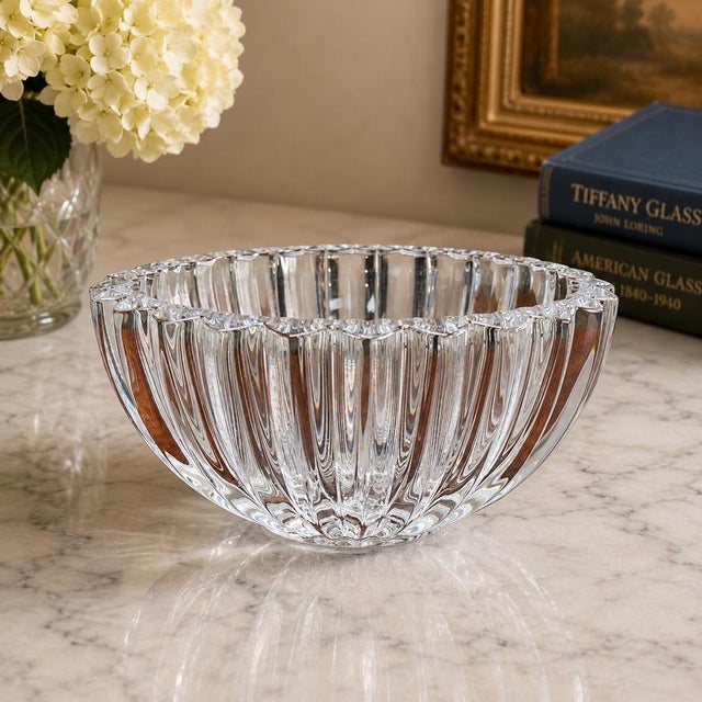 This beautiful vintage Tiffany & Co. crystal bowl is a wonderful example of the timeless elegance and quality...