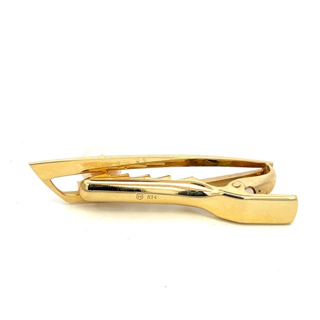 Contemporary 1990s Mikimoto Estate Akoya Pearl Tie Clip 45 mm 14k Y Gold 7.70 mm For Sale - Image 3 of 7