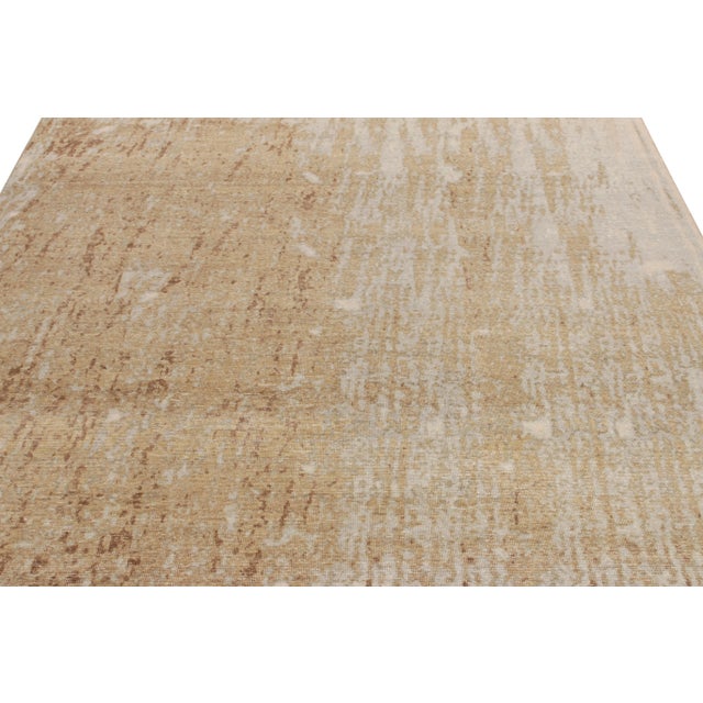 Rug & Kilim Rug & Kilim’s Abstrait Rug in Beige, 5x7 For Sale - Image 4 of 6