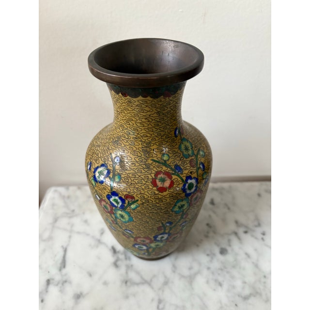 Chinoiserie Early 20th Century Antique Chinese Cloisonne Vase For Sale - Image 3 of 5