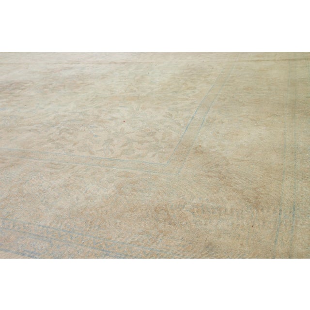 Indian 1910s Oversized Antique Indian Agra Wool Rug Handmade With Floral Pattern For Sale - Image 3 of 9