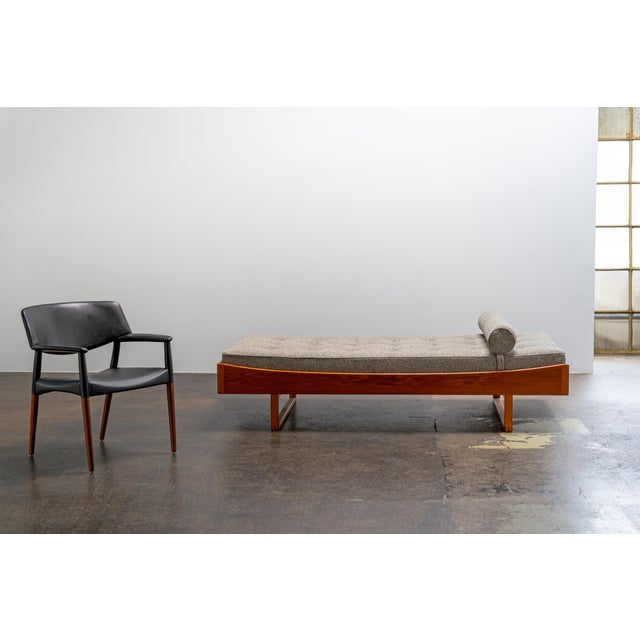 Mid-Century Modern Leather Armchair by Ejnar Larsen and Aksel Bender Madsen for Willy Beck, 1949 For Sale - Image 3 of 11