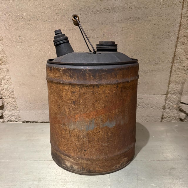 Vintage Phillips 66 5-Gallon Metal Gas or Oil Container Industrial Mid-Century For Sale - Image 4 of 11