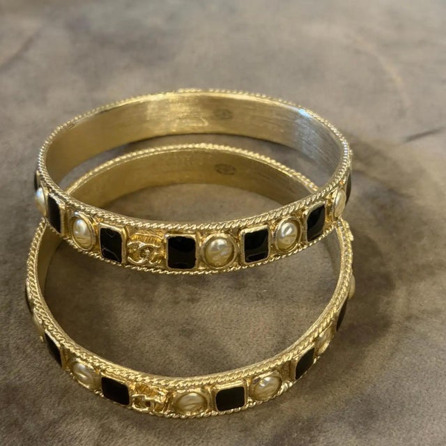 Two 1990s Iconic Gold Plated Metal and Black Enamel Bangle Bracelets by Chanel For Sale - Image 9 of 11