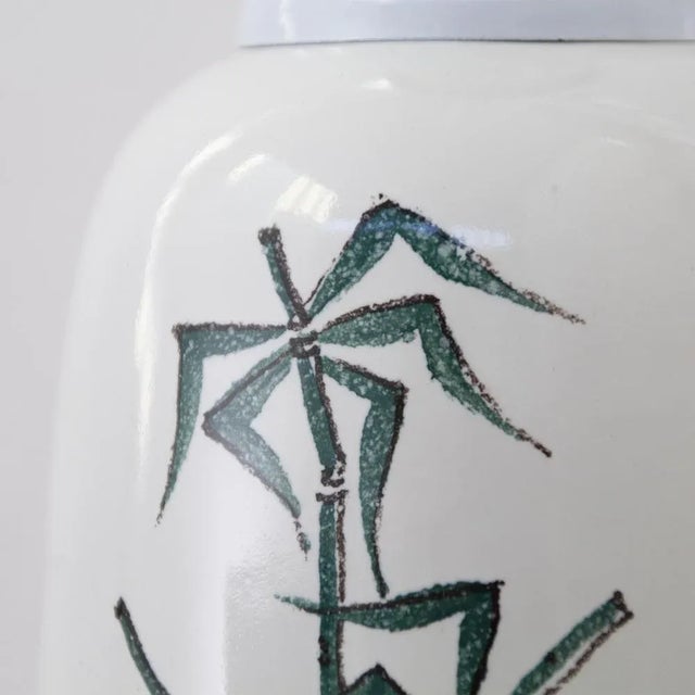 Vintage Hand-Decorated Shiny White Ceramic Table Lamp with Wooden Base, Italy, 1980s For Sale - Image 9 of 10