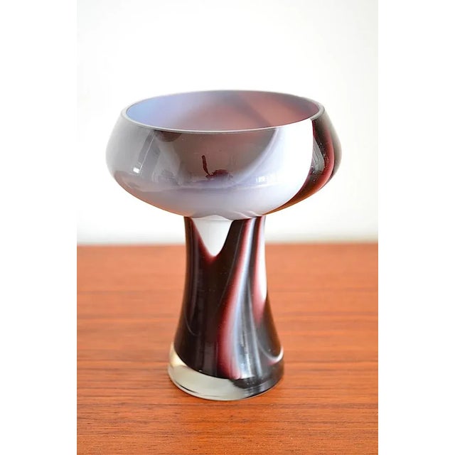 Beautiful Murano glass vase by Carlo Moretti, 1970 - Rare color finish White / Eggplant This piece is attributed to the...
