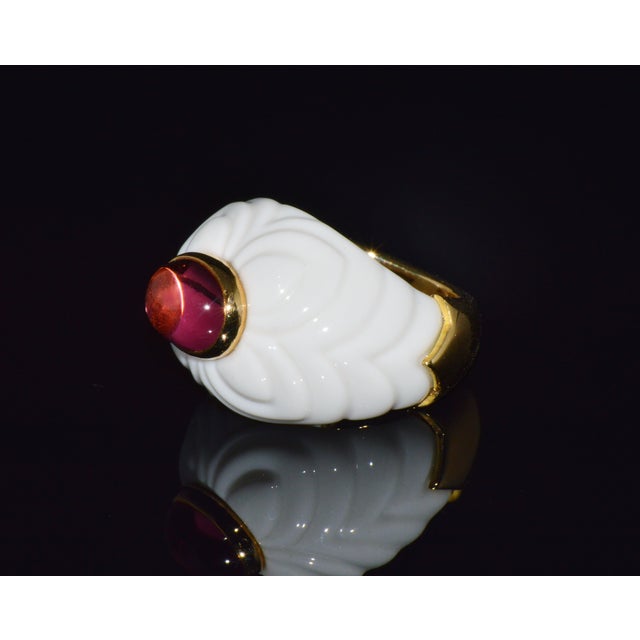 Vintage Bvlgari Chandra Pink Tourmaline & White Porcelain Ring in 18k Yellow Gold – Size 7.5 For Sale - Image 15 of 18