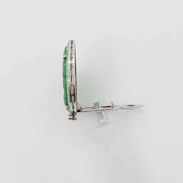 Carved Green Jade and Diamond Platinum Brooch For Sale - Image 4 of 8