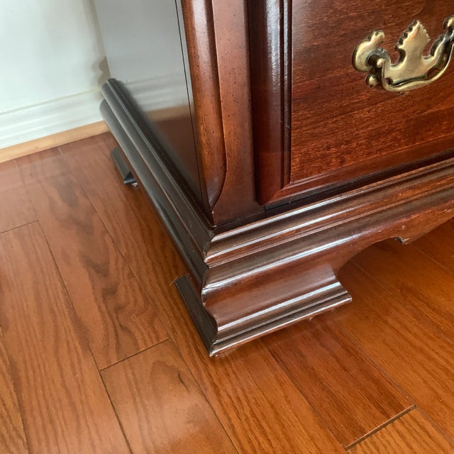 1990s Traditional Entryway Chest of Drawers For Sale In Dallas - Image 6 of 8