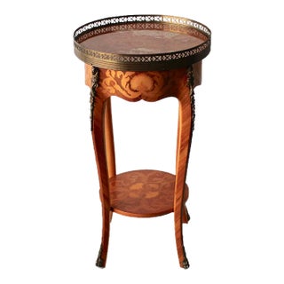 Italian Louis XV Style Wood Granite Brass Inlay Round Side Table For Sale