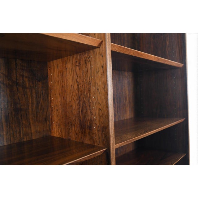 Hundevad Møbelfabrik Mid 20th Century Carlo Jensen Double Rosewood Bookcase by Hundevad + Co #1 For Sale - Image 4 of 9