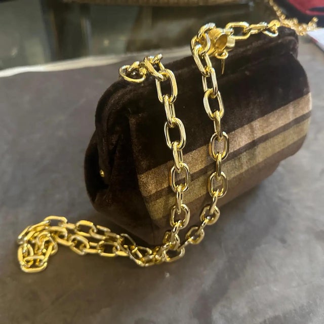 Contemporary 1970s Vintage Brown Velvet and Gilded Metal Italian Crossbody Bag For Sale - Image 3 of 14