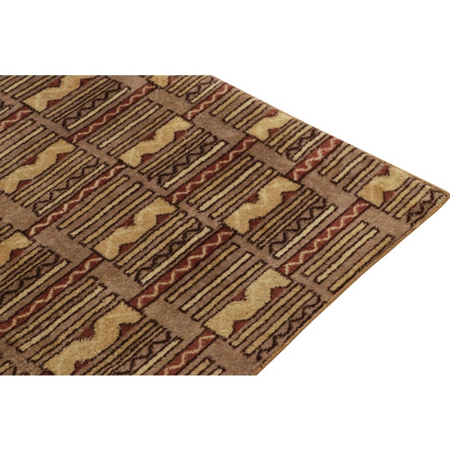 1960s 1960s Vintage Deco Rug in Beige-Brown and Red Geometric Pattern For Sale - Image 5 of 7