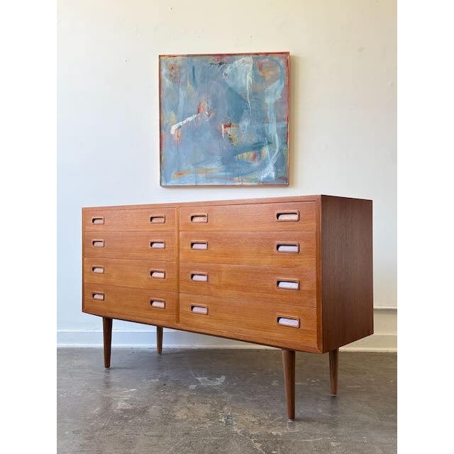 Poul Hundevad 1960s Danish Teak 8 Drawer Dresser by Hundevad For Sale - Image 4 of 14