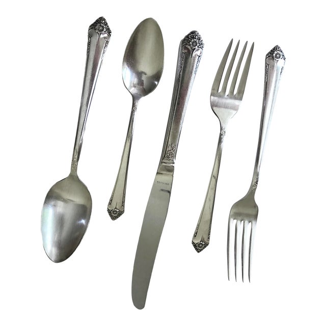 1950s “Starlight” Flatware Set / Service for 8 Reinforced Silver Plate